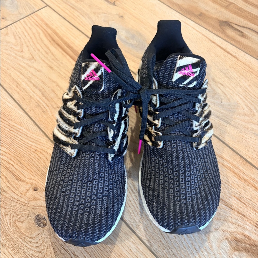 Adidas Zebra ULTRABOOST Size 7.5 Women's Sneakers - Picture 2 of 7